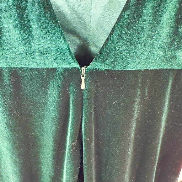 Jenny Yoo Ellis Flutter Sleeve Open Back Velvet Gown Size 8 Emerald Green Dress - Picture 8 of 16